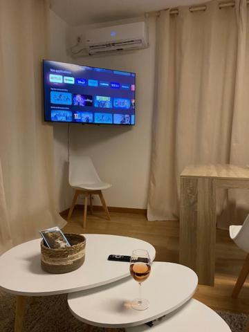 Studio 33 M2 , Climatise, Parking Exterieur Prive Gratuit 아멜리에레방팔랄다 외부 사진
